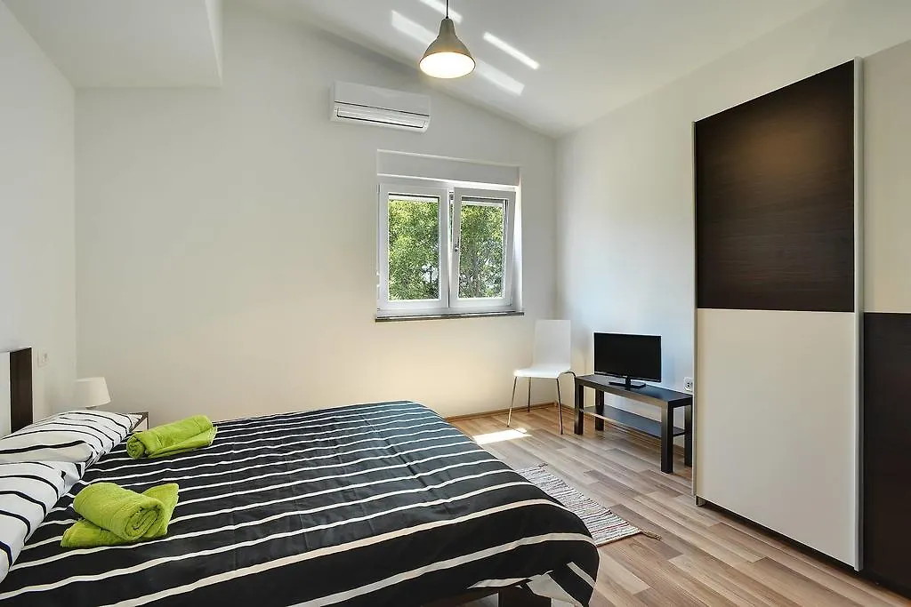 Holiday Home Dvori Marčana